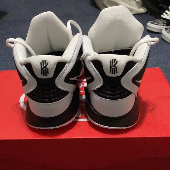 KYRIE INFINITY - Picture 6 of 13